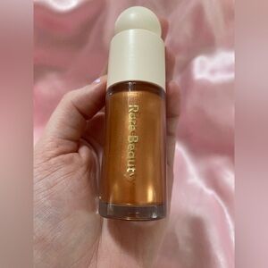 Rare Beauty Liquid Highlighter in Reveal